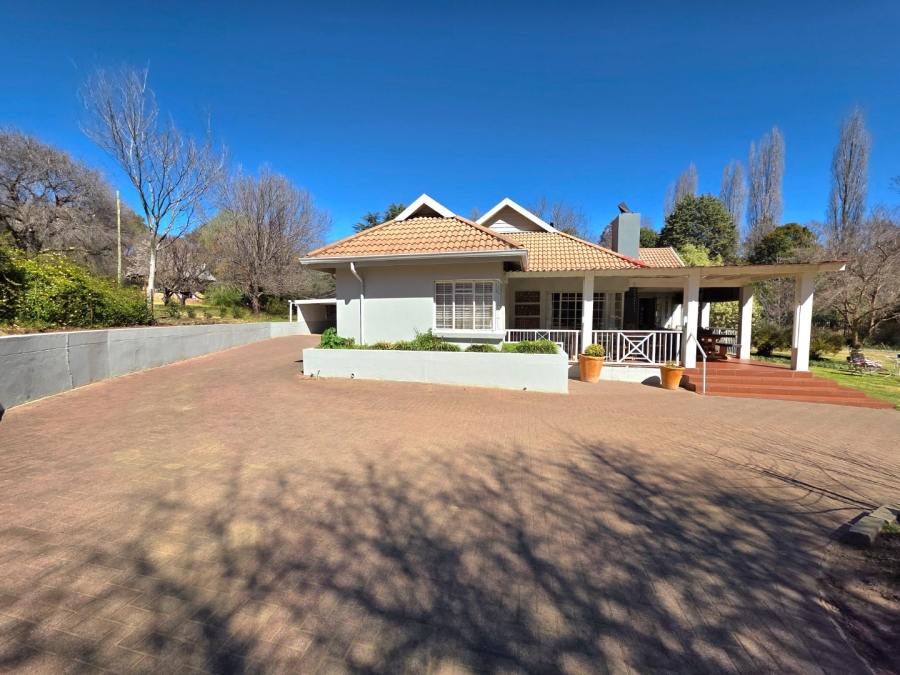 5 Bedroom Property for Sale in Clarens Free State
